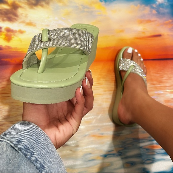 2.5” Light Green Platform Wedges - Picture 3 of 3